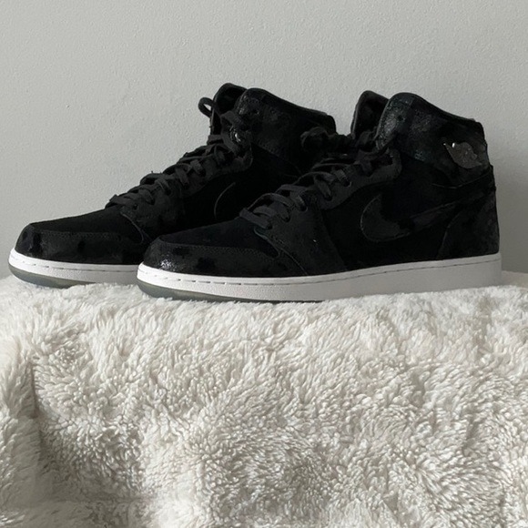 Nike AIR JORDAN 1 RET HI PREM HC GG/ Black/Black-White-Gym RED(Inside shoe) - Picture 2 of 8